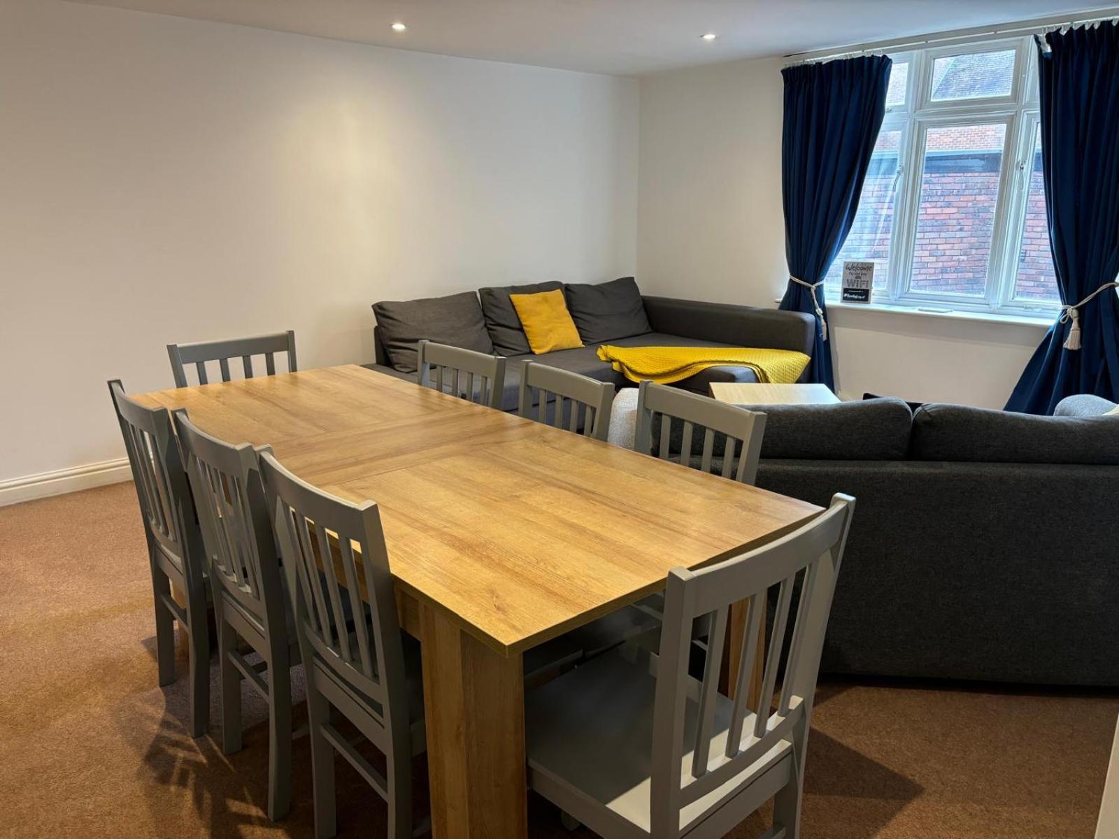 The Coach House Aparthotel Salisbury Bagian luar foto