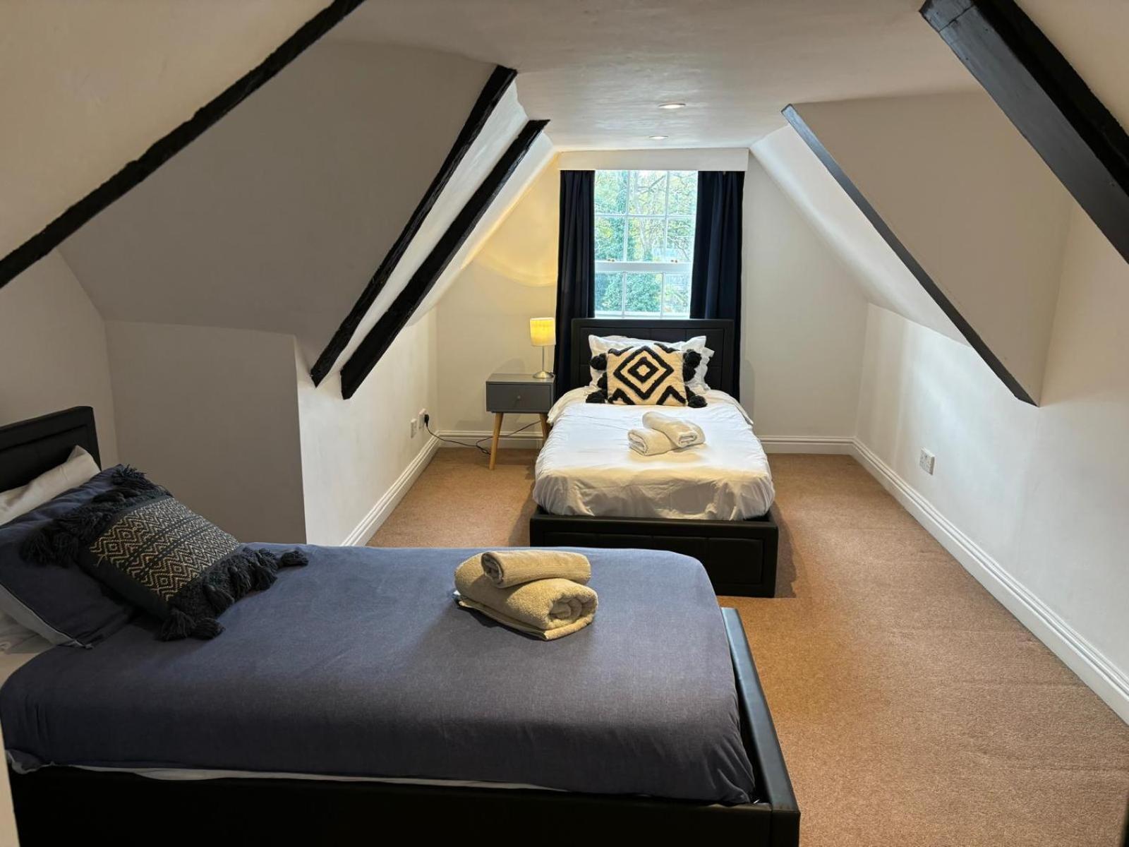 The Coach House Aparthotel Salisbury Bagian luar foto